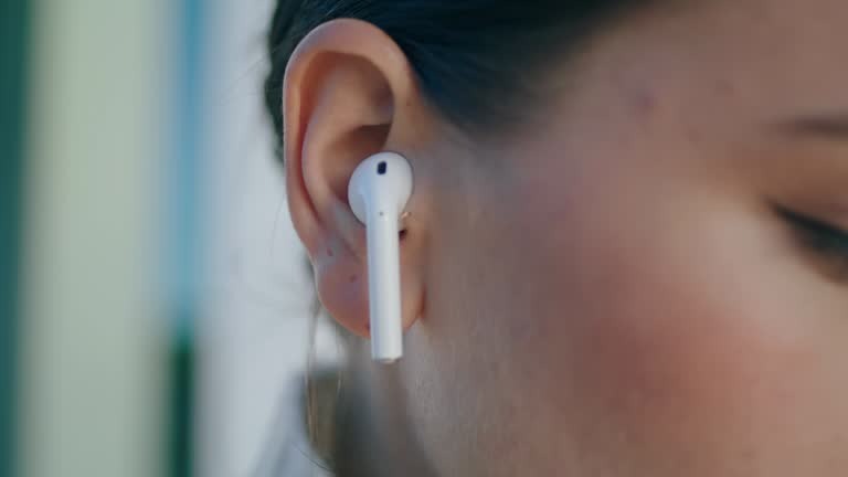 Choosing the Right AI Translation Earbuds for Your Needs